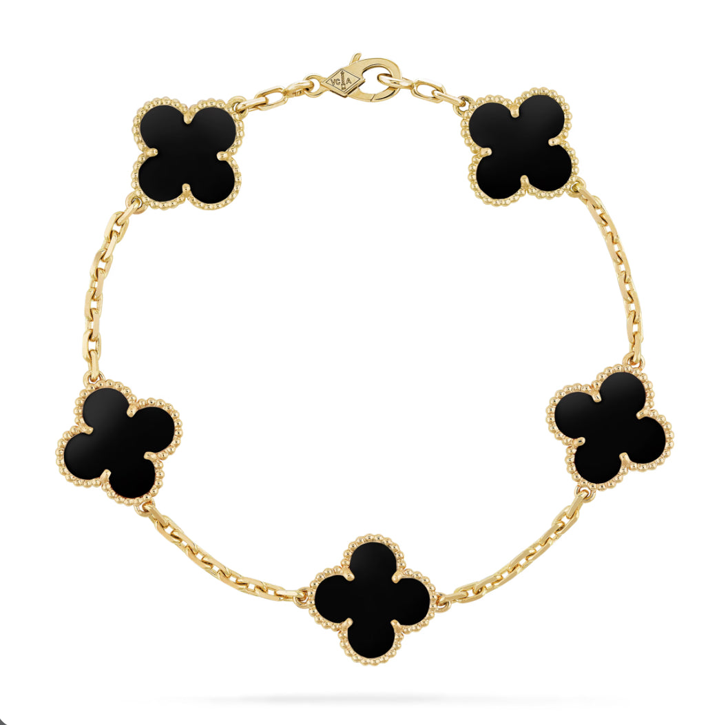 Amira's clover bracelet